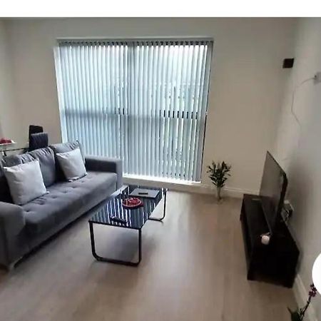 Lovely 2-Bedrooms With Free Parking Canvey Island Esterno foto