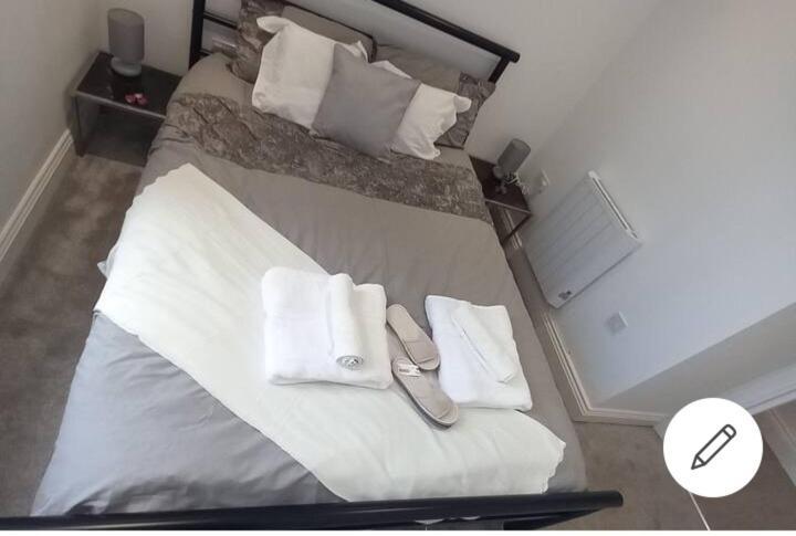 Lovely 2-Bedrooms With Free Parking Canvey Island Esterno foto